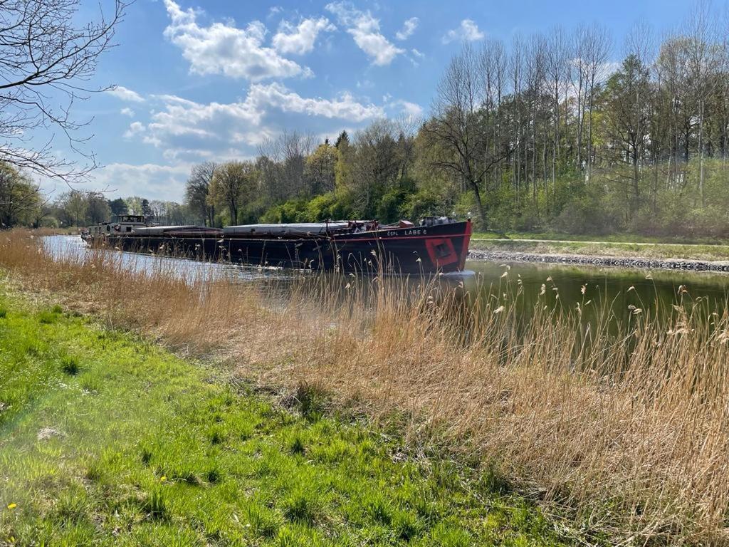 Pension Zur Schleuse Garni Am Elbe Luebeck - Kanal In Witzeeze Екстер'єр фото