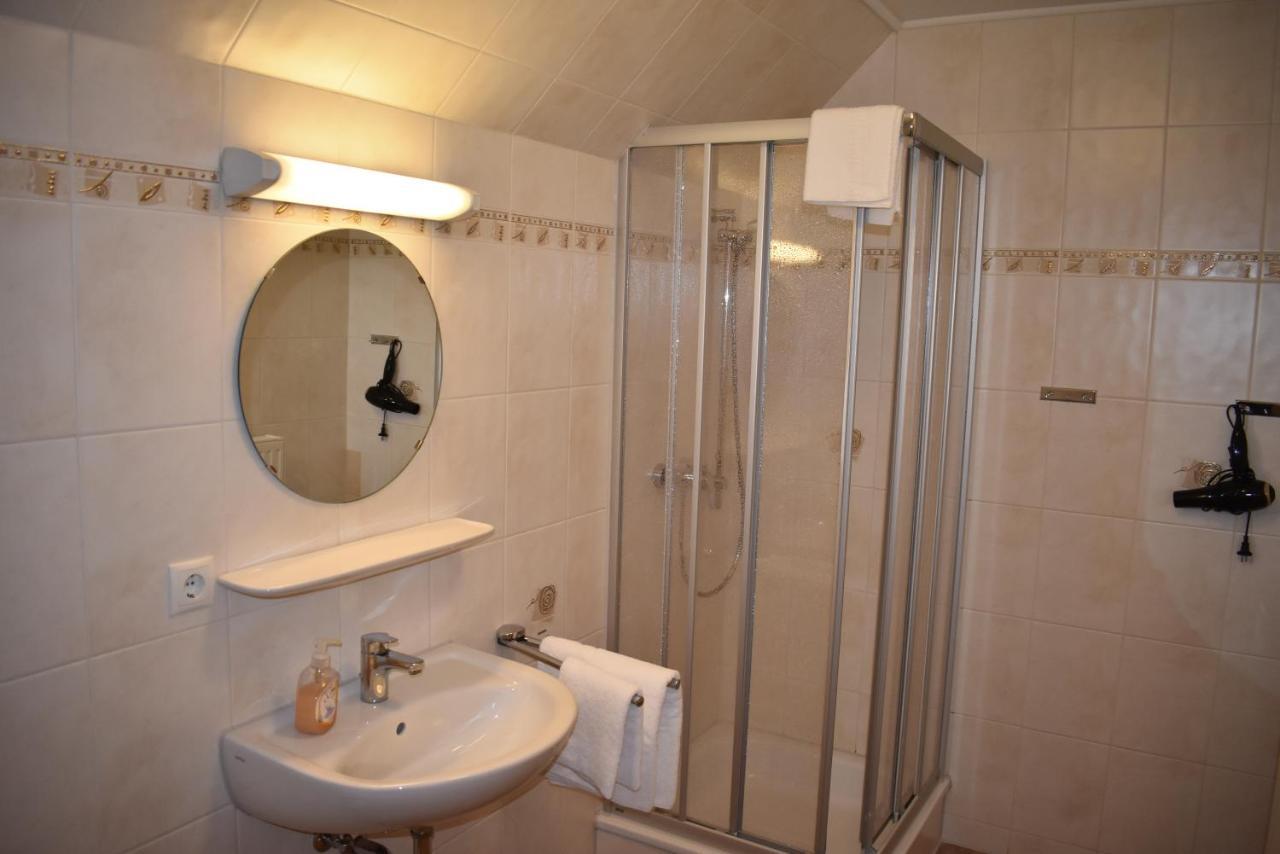 Pension Zur Schleuse Garni Am Elbe Luebeck - Kanal In Witzeeze Екстер'єр фото