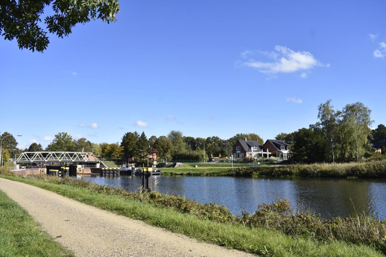 Pension Zur Schleuse Garni Am Elbe Luebeck - Kanal In Witzeeze Екстер'єр фото