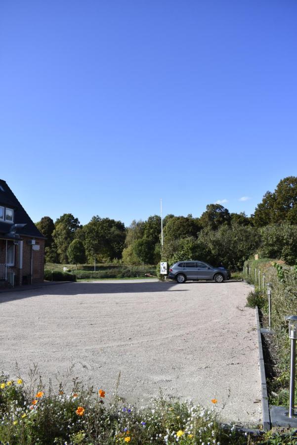 Pension Zur Schleuse Garni Am Elbe Luebeck - Kanal In Witzeeze Екстер'єр фото